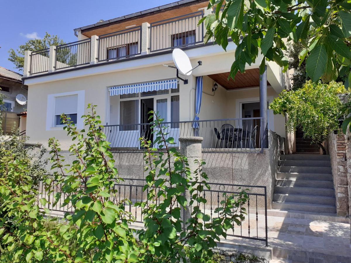 Apartman Helena เซนญ์ ภายนอก รูปภาพ